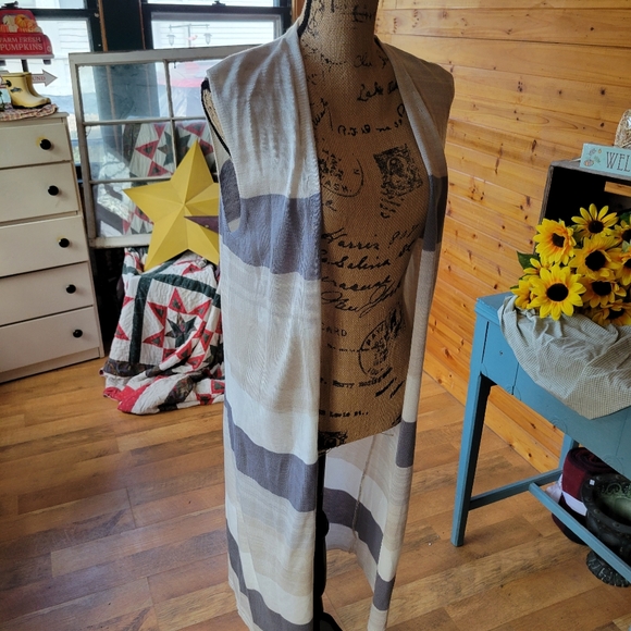 Nwt DEMDACO duster cardigan sz.Medium - Picture 2 of 5